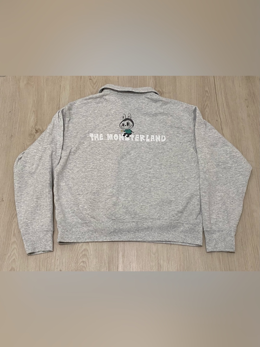 Uniqlo UT Kasing Lung Labubu The Monsters Half Zip Sweatshirt Womens L Gray